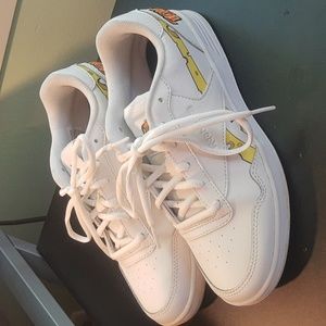 Reebok Club Tom and Jerry White Sneakers Women's Size 6.5 !!